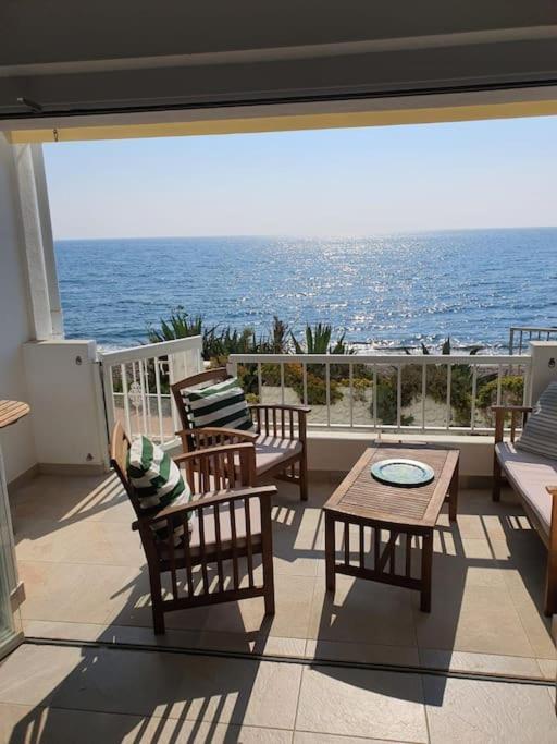 Front Mer - Sublime Appartement Moderne Et Confortable Estepona Kültér fotó