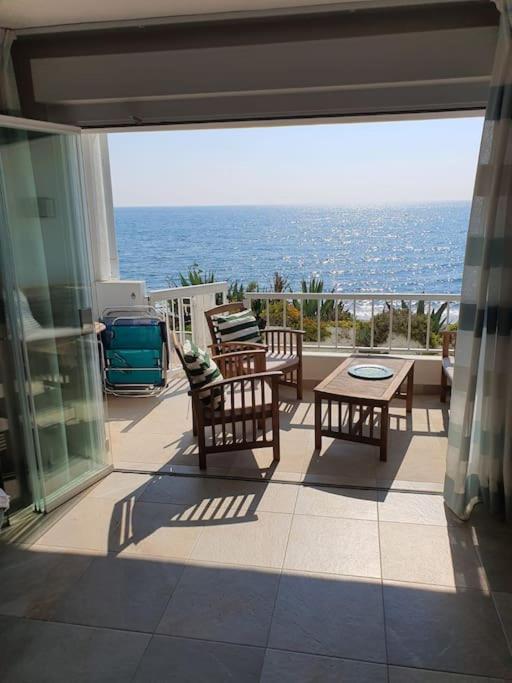 Front Mer - Sublime Appartement Moderne Et Confortable Estepona Kültér fotó
