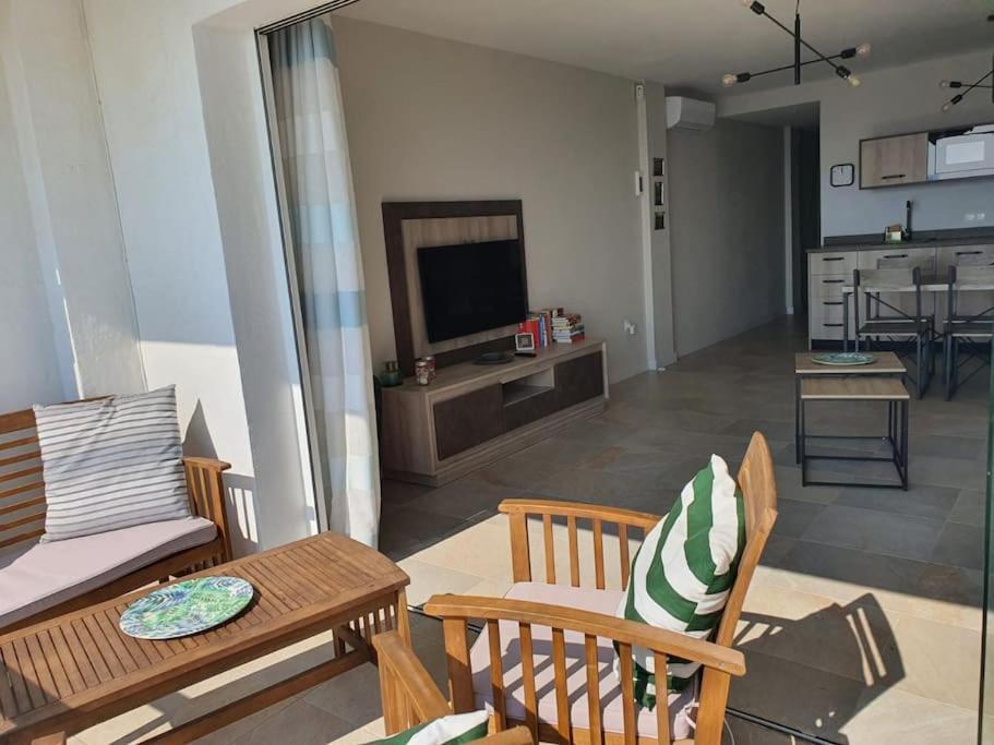 Front Mer - Sublime Appartement Moderne Et Confortable Estepona Kültér fotó